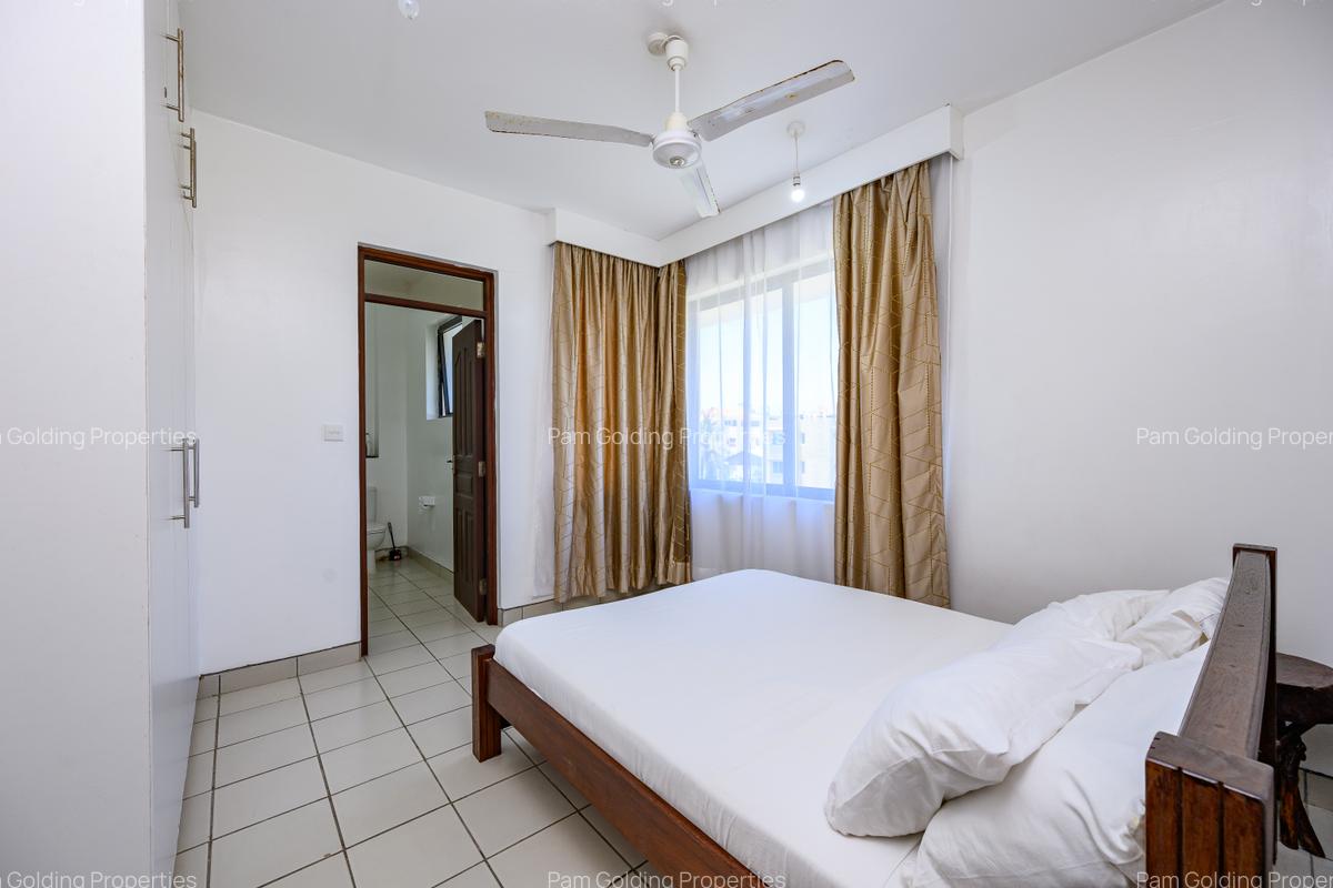 2 Bed Apartment with En Suite at Links Road - 8