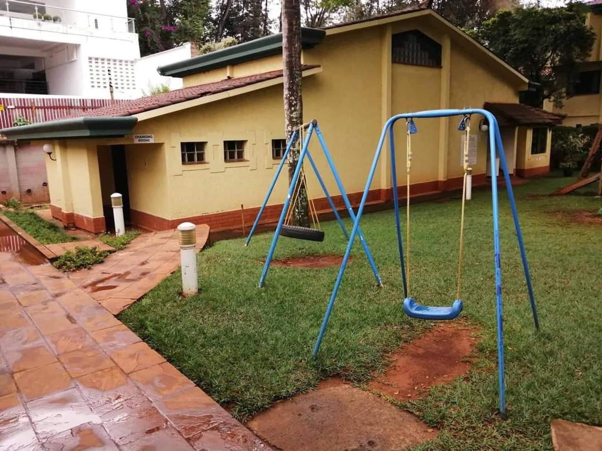 4 Bed Townhouse with En Suite at Westlands - 5