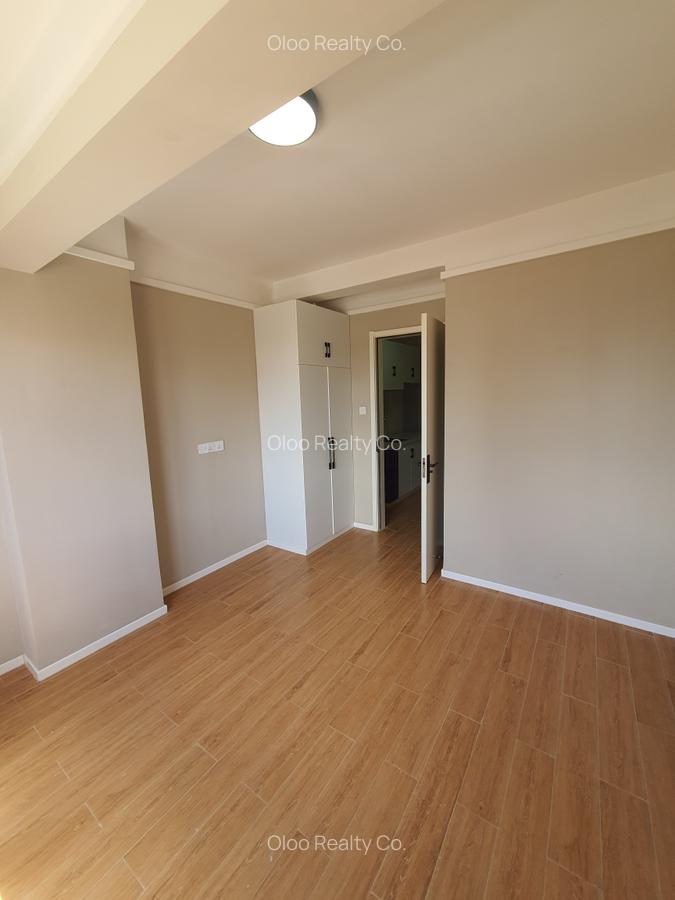 Studio Apartment with Swimming Pool at Wanyee Road - 2