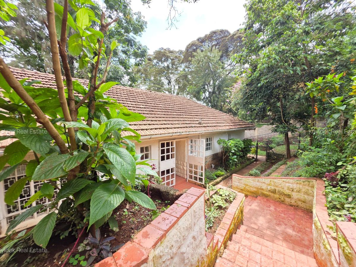 4 Bed House with En Suite at Lavington Green - 14