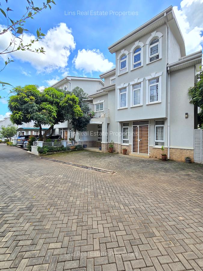 5 Bed Townhouse with En Suite in Lavington - 3
