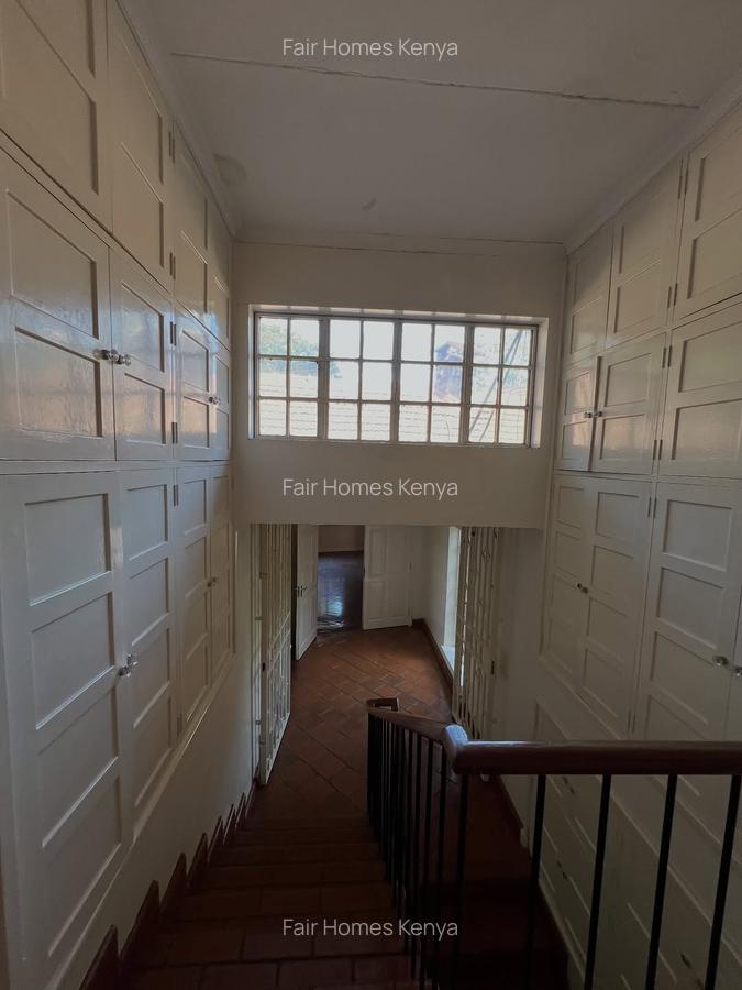 4 Bed House with En Suite at Lavington Green - 9