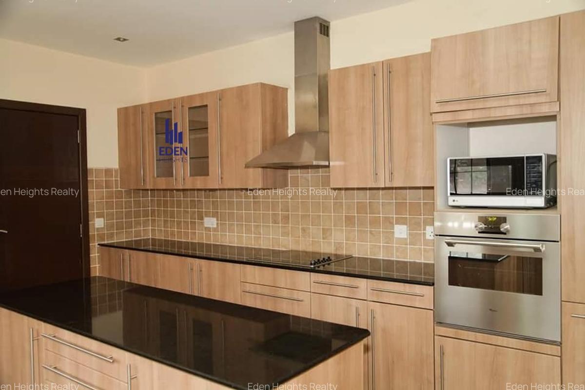 3 Bed Apartment with En Suite in Riverside - 7