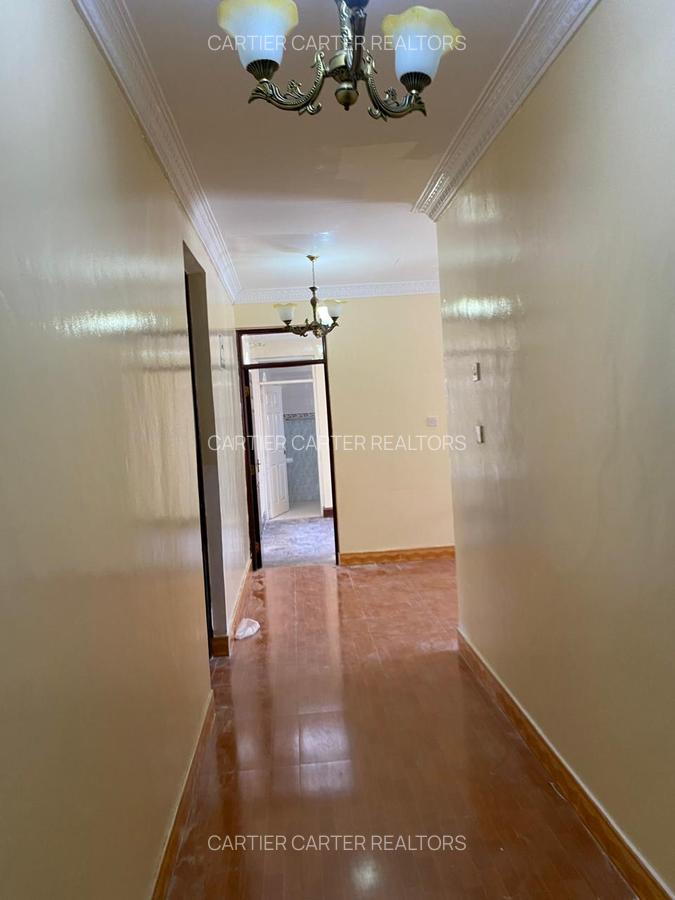 4 Bed House with En Suite in Ridgeways - 9