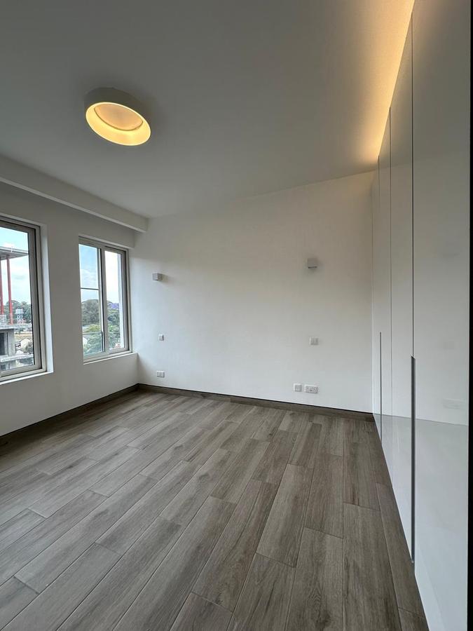 3 Bed Apartment with En Suite at Dennis Pritt Road - 11