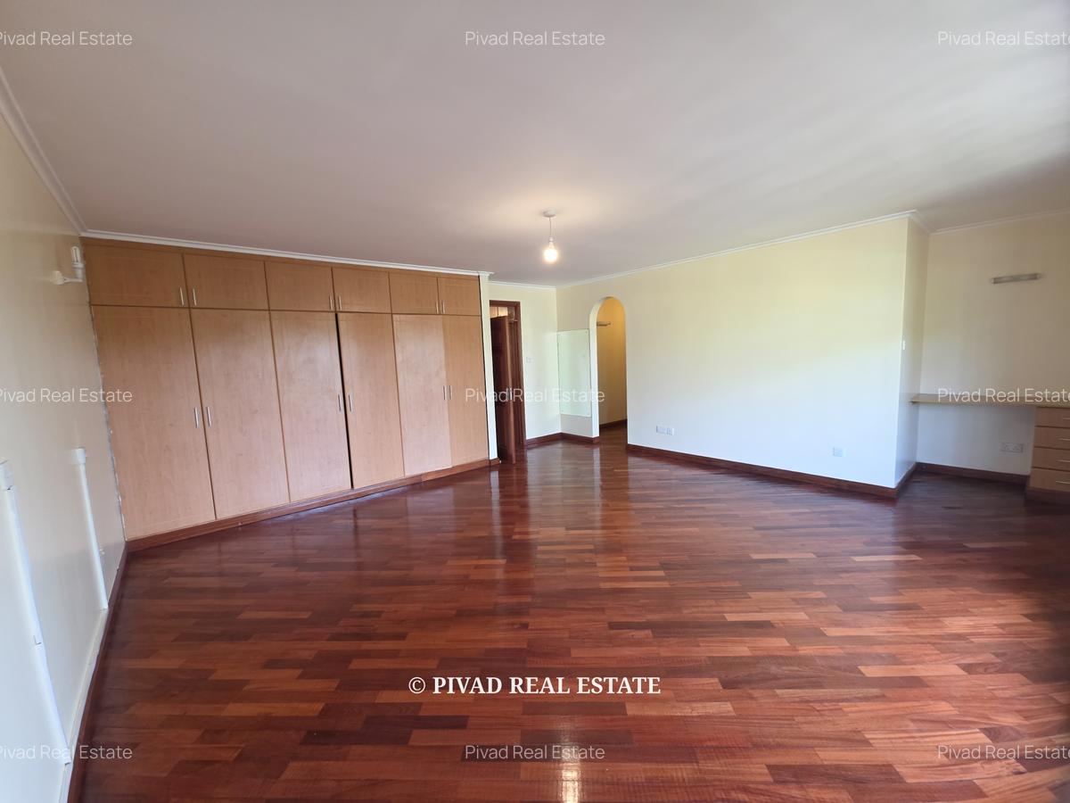 4 Bed Townhouse with Garden in Lavington - 6