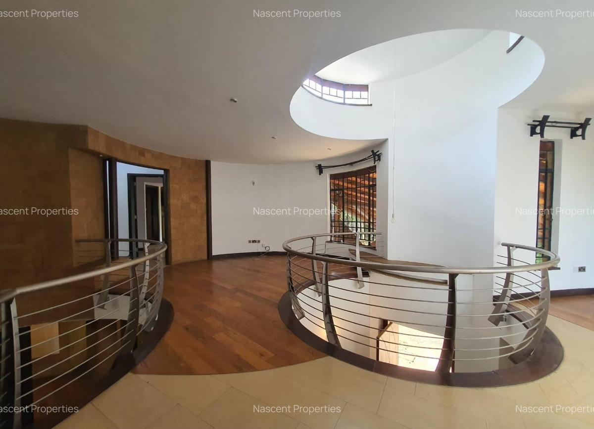 5 Bed Villa with En Suite at Lake View - 7