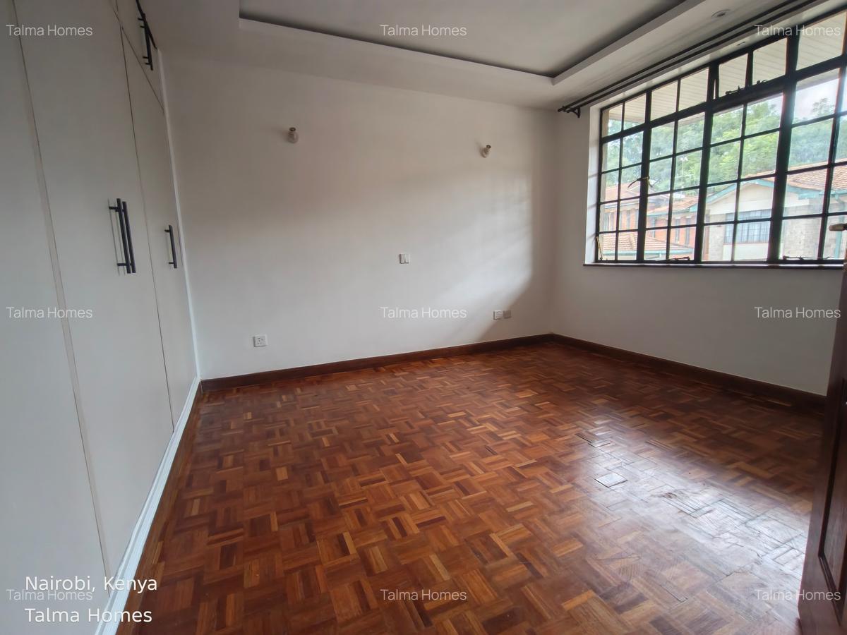 4 Bed Townhouse with En Suite at Lavington - 11
