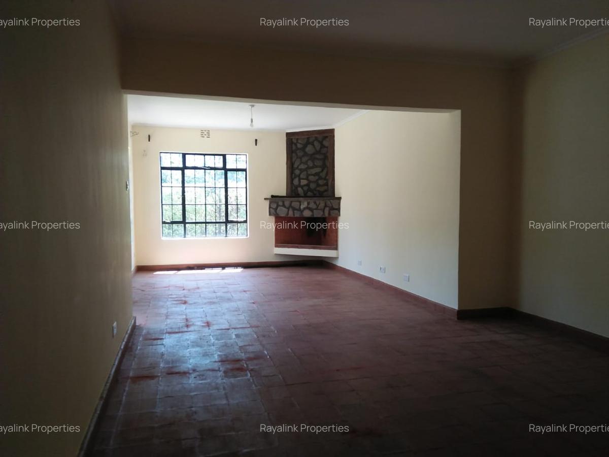 1 Bed House with En Suite at Karen - 13