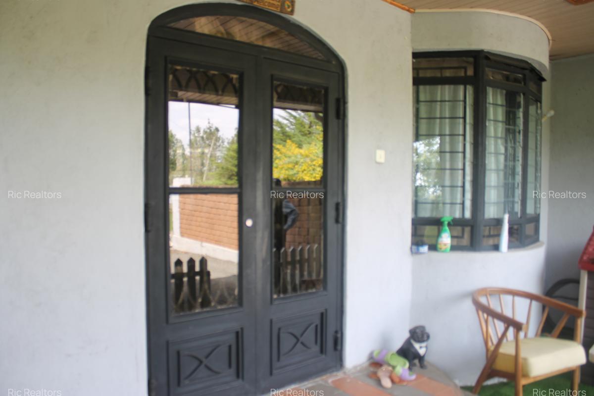 3 Bed House with En Suite at Karen - Fairacres - 3