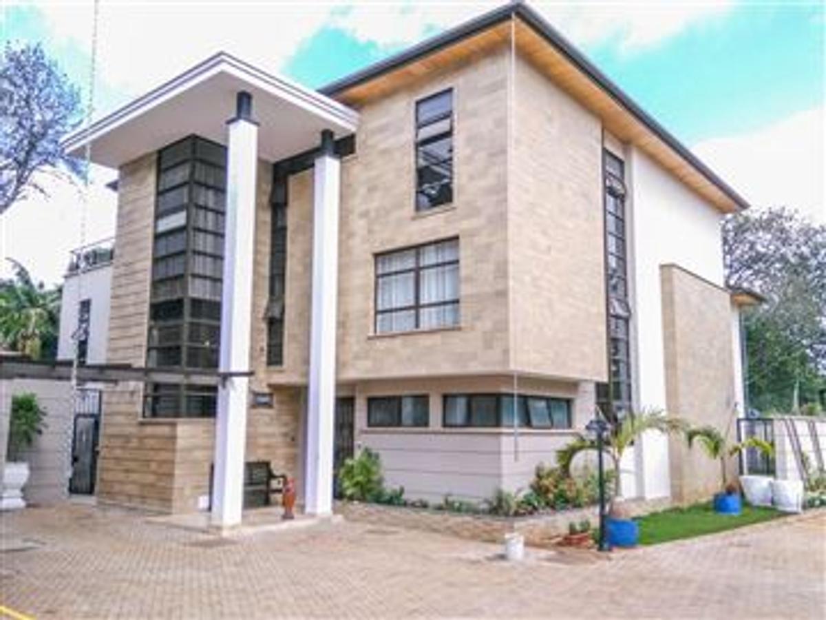 5 Bed Townhouse with En Suite in Lavington - 1