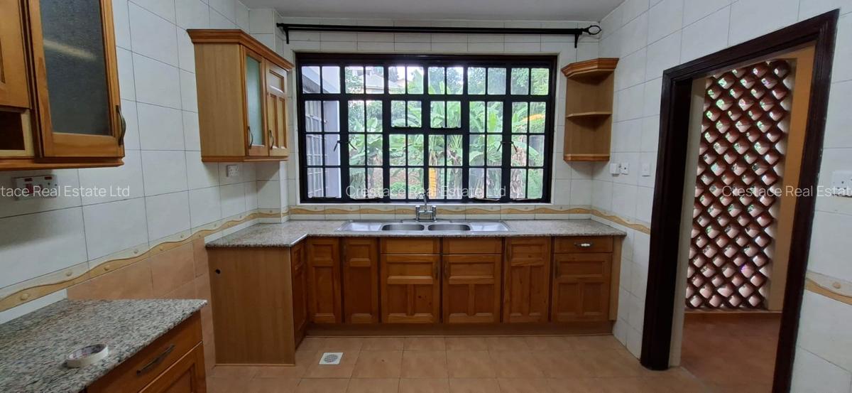 3 Bed Apartment with En Suite in Lavington - 5