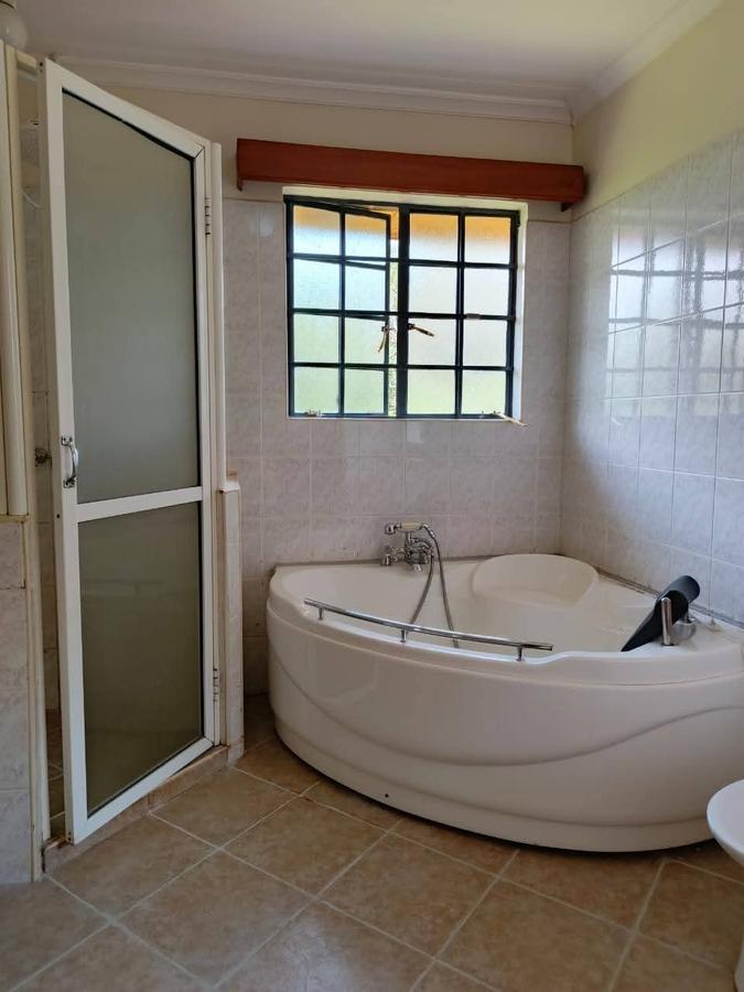4 Bed House with En Suite in Runda - 8