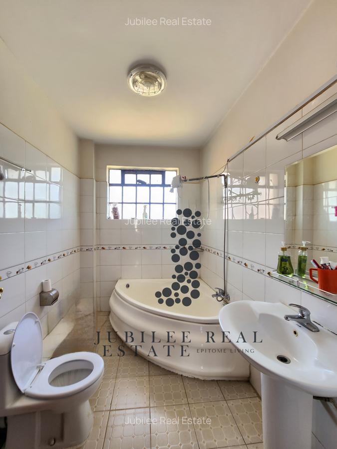 4 Bed Apartment with En Suite in Kileleshwa - 11