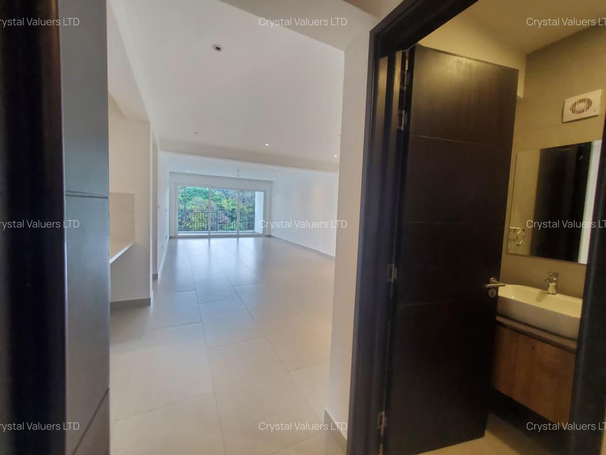 5 Bed Apartment with En Suite in General Mathenge - 16