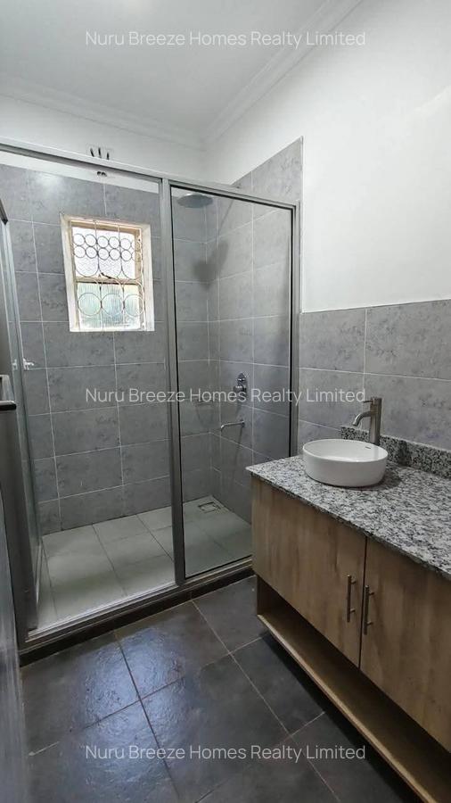 4 Bed House with En Suite in Kitisuru - 12