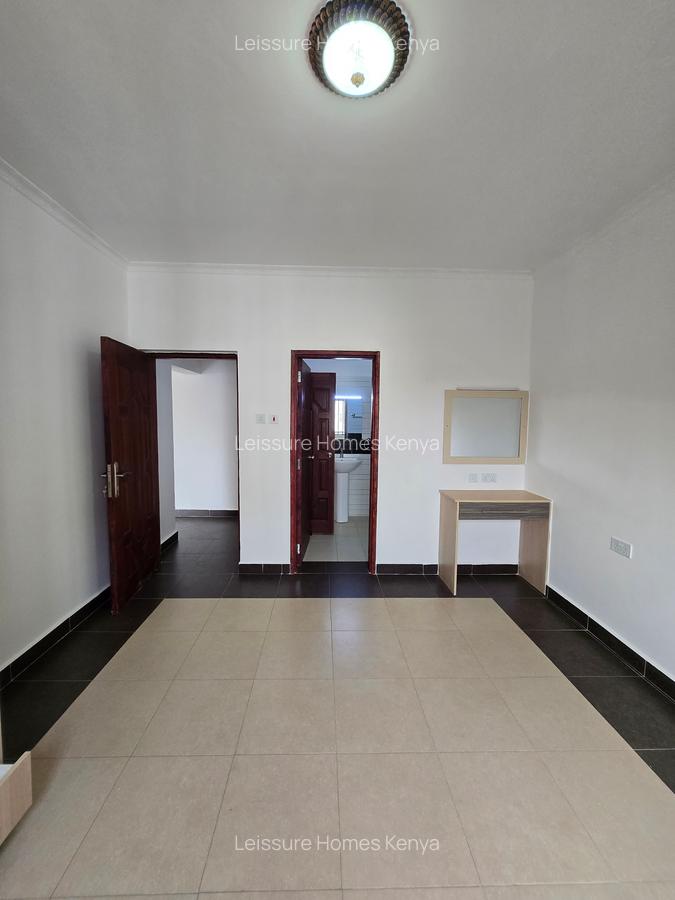 2 Bed Apartment with En Suite at Hatheru Road - 17