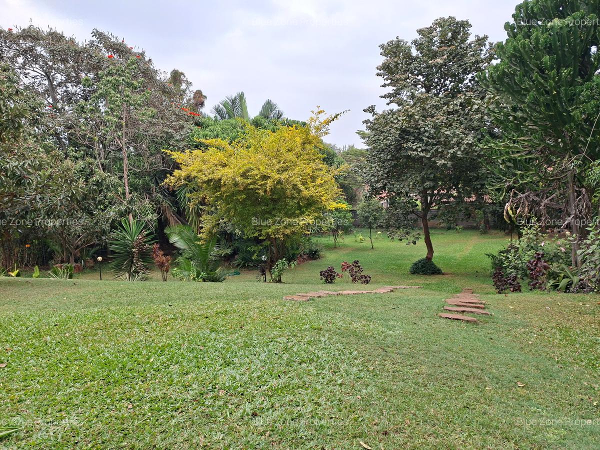 5 Bed House with En Suite at Close To Un - 4