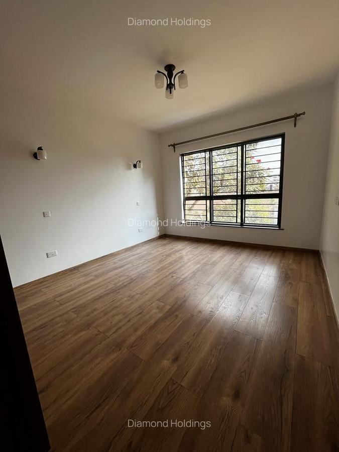 3 Bed Apartment with En Suite at Parklands - 3