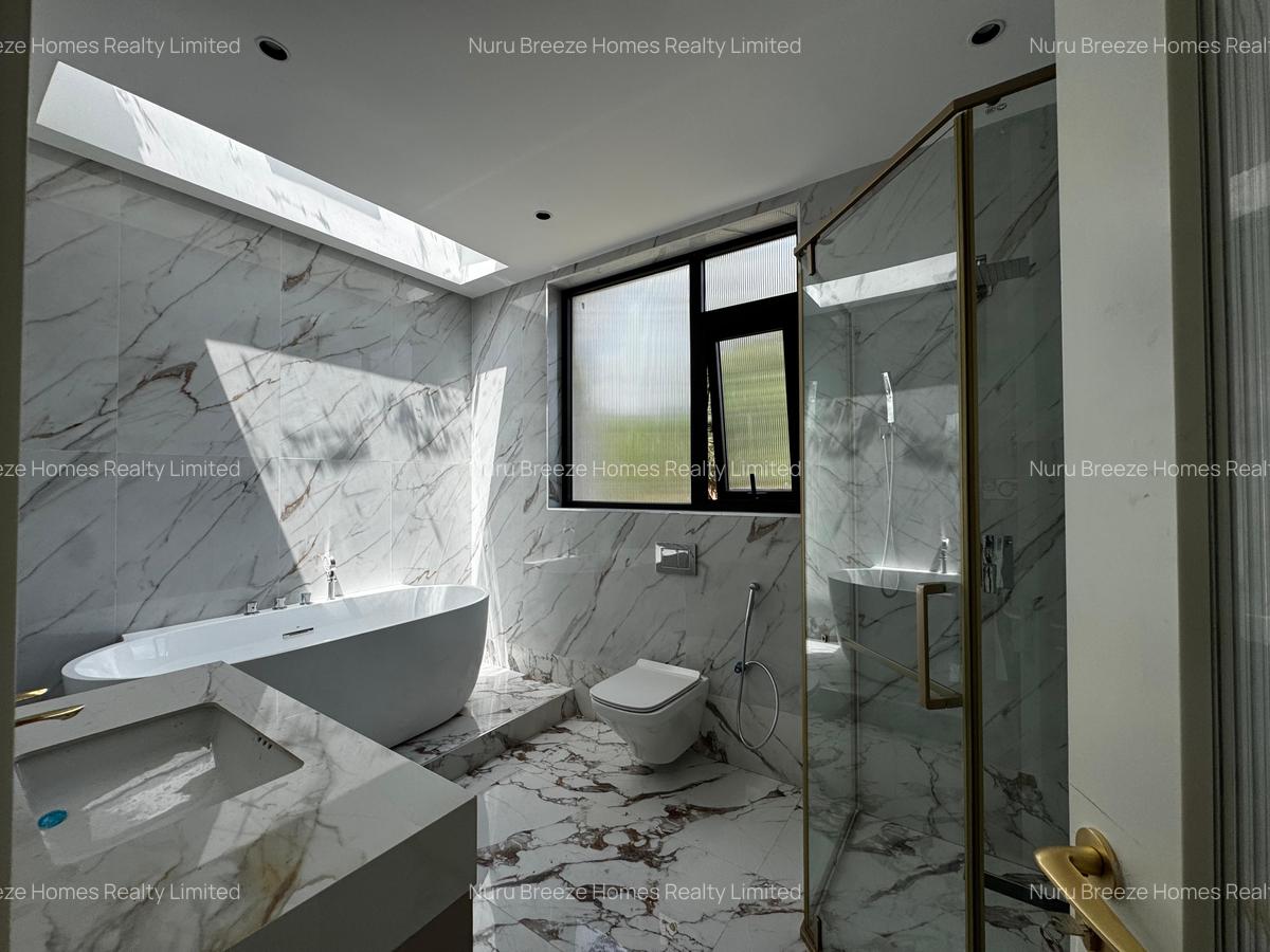 5 Bed Townhouse with En Suite in Lavington - 11