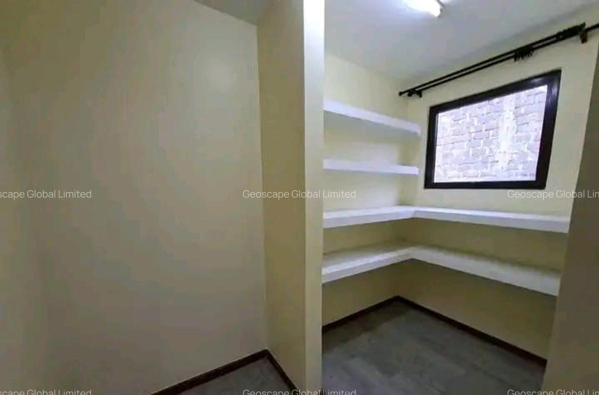 5 Bed House with En Suite in Syokimau - 4