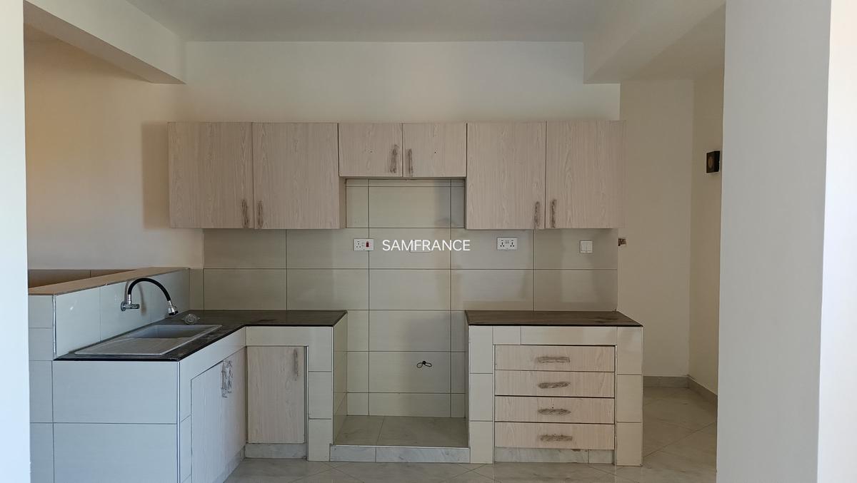 Serviced 2 Bed Apartment with En Suite at Bombolulu - 6