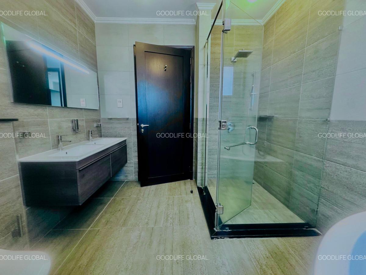 4 Bed Apartment with En Suite at General Mathenge - 18