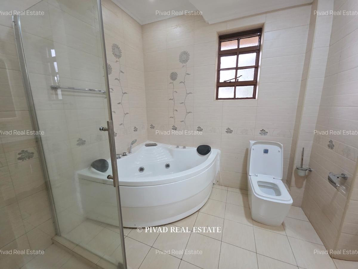 5 Bed House with Swimming Pool in Runda - 11