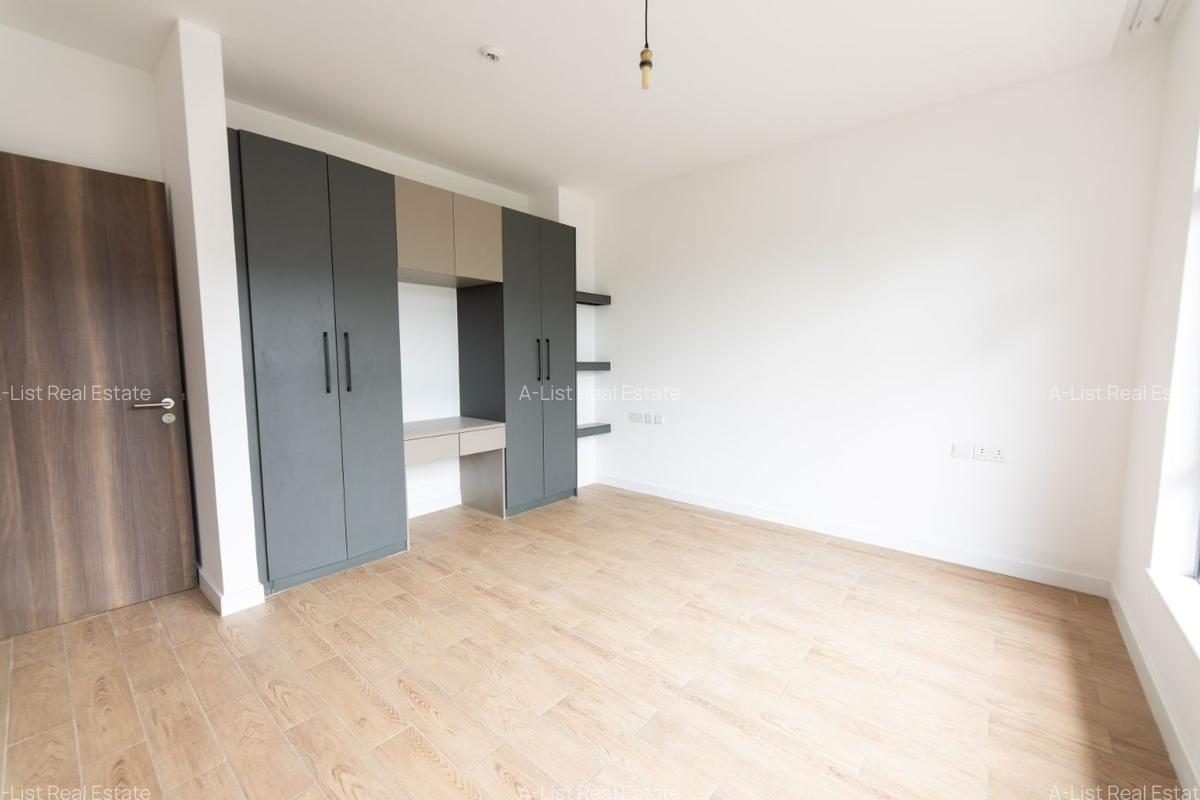 4 Bed Apartment with Swimming Pool at Two Rivers - 17