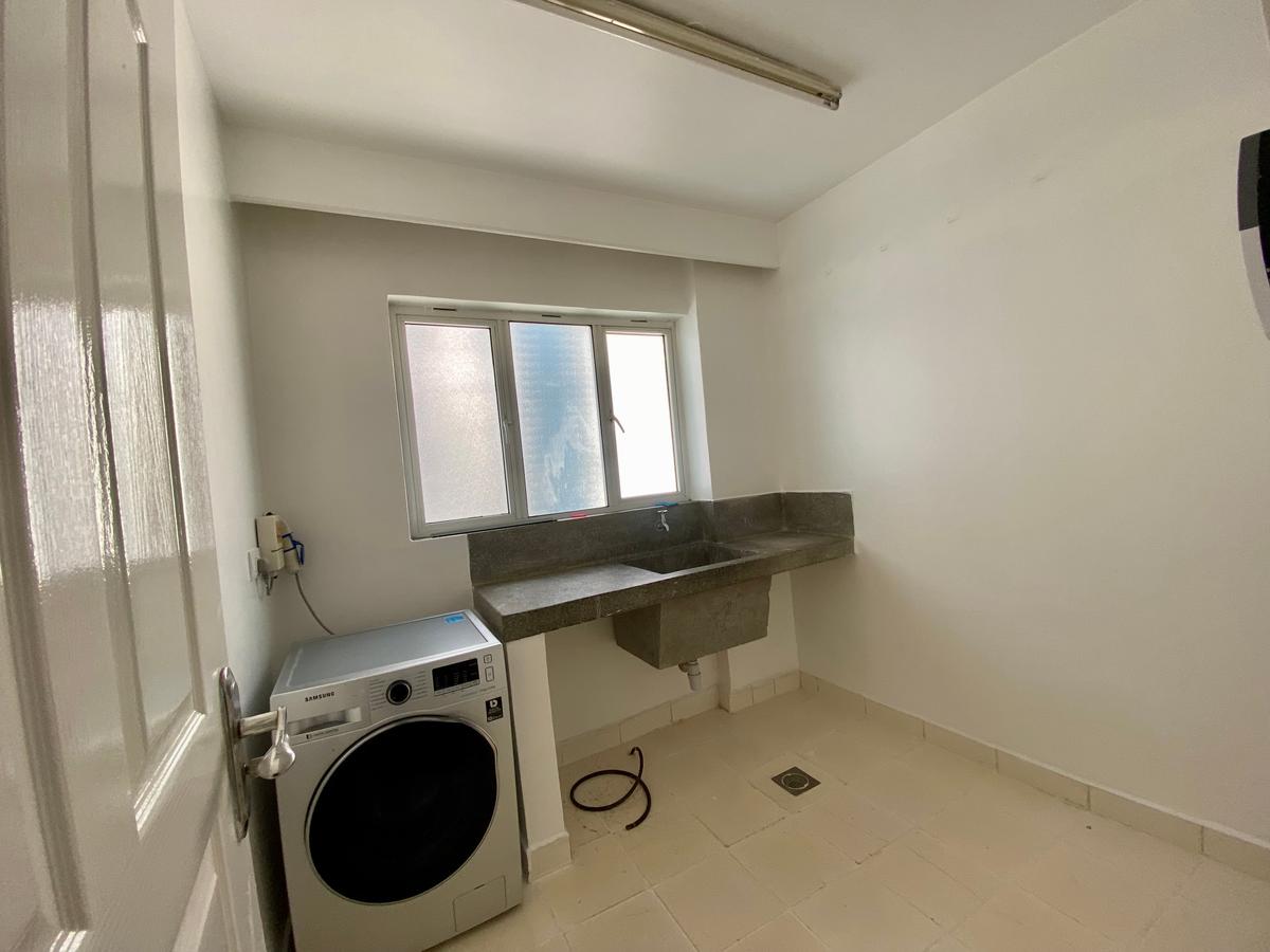 2 Bed Apartment with En Suite in Rhapta Road - 11