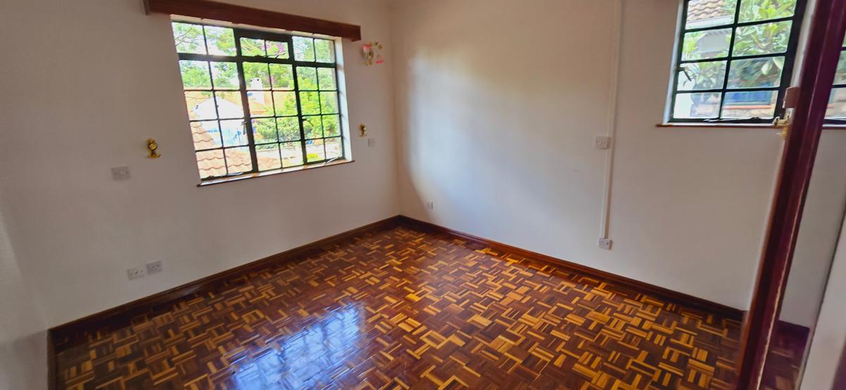 4 Bed Townhouse with En Suite at Lavington - 9