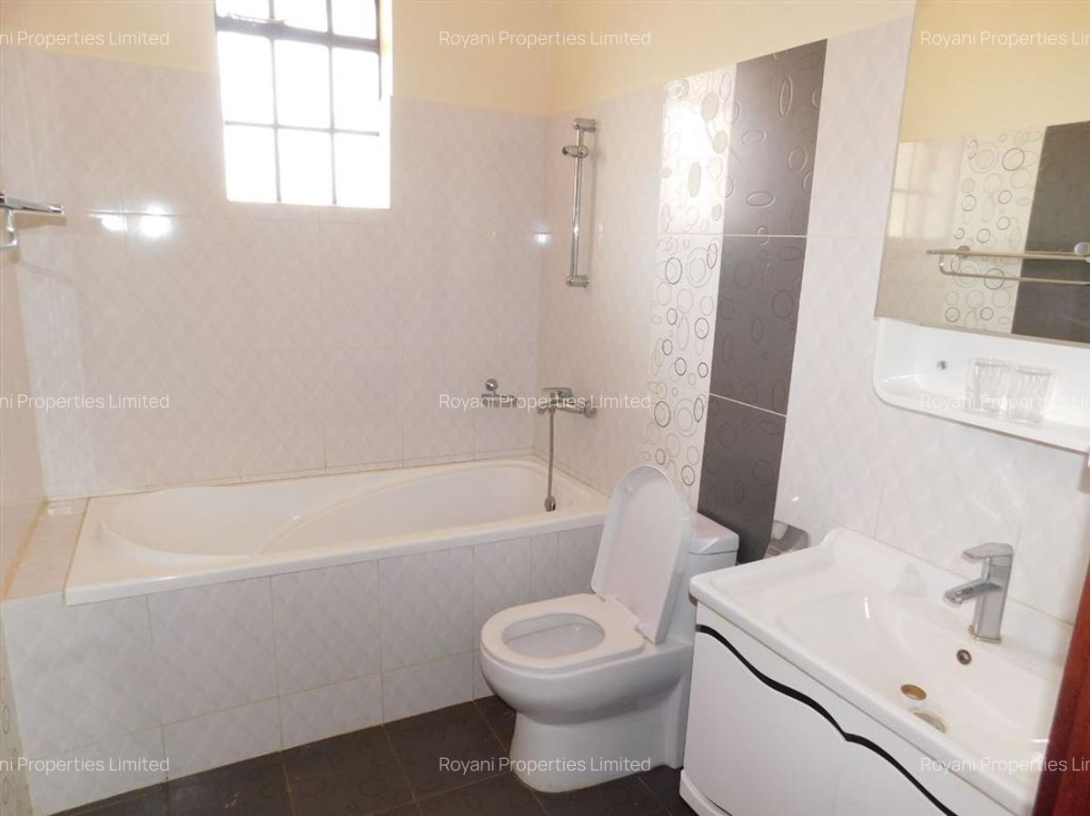 4 Bed House with En Suite at Fourways Junction Estate - 14