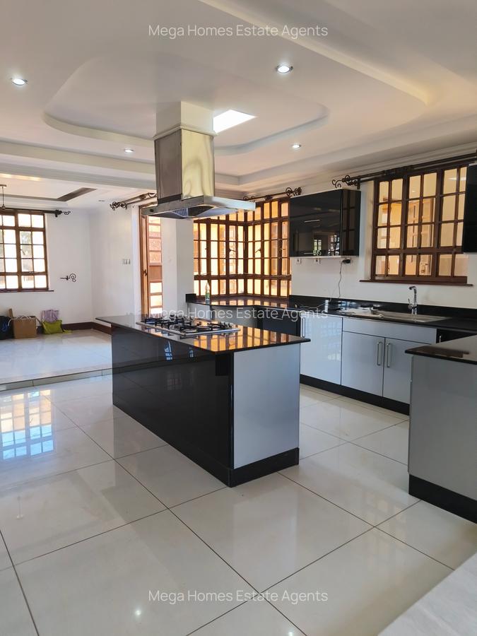 5 Bed House with En Suite in Runda - 4