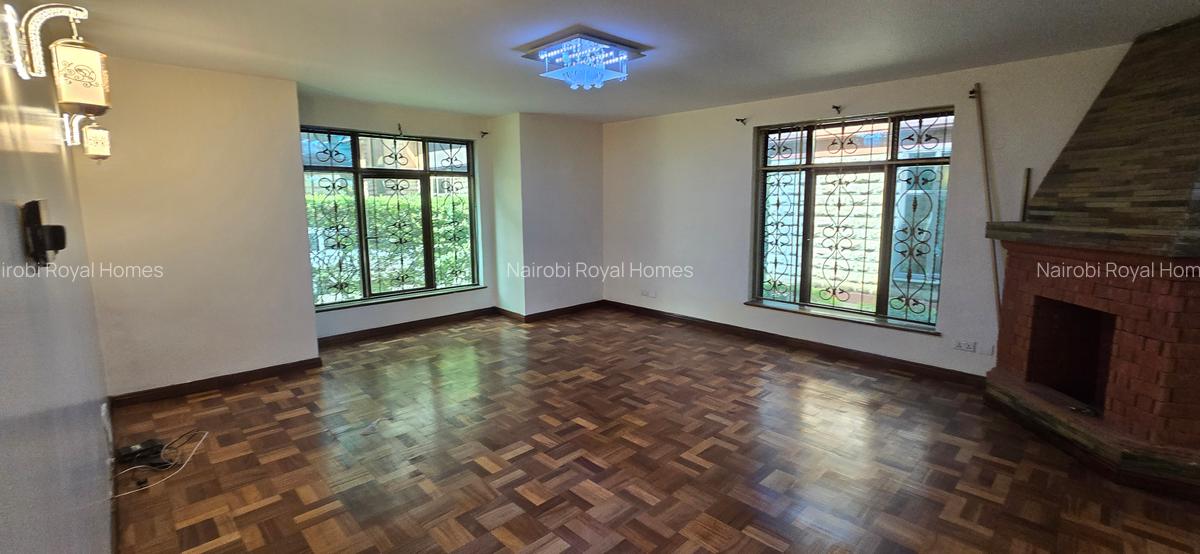 5 Bed Townhouse with En Suite at Lavington Green - 11