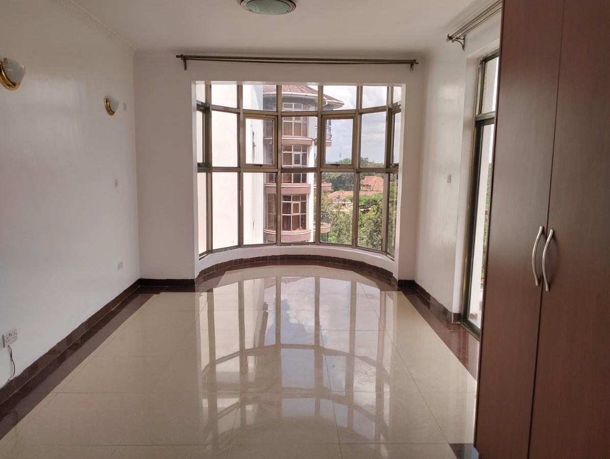 3 Bed Apartment with En Suite in Lavington - 13