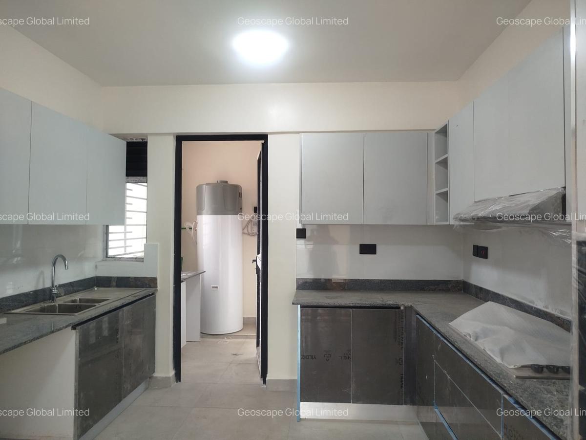 3 Bed Apartment with En Suite in General Mathenge - 9