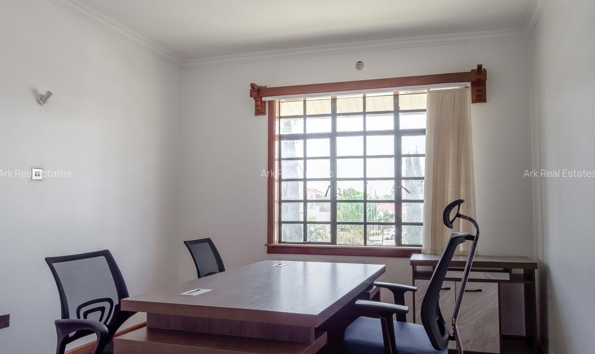 4 Bed Villa with En Suite at Green Park - 2