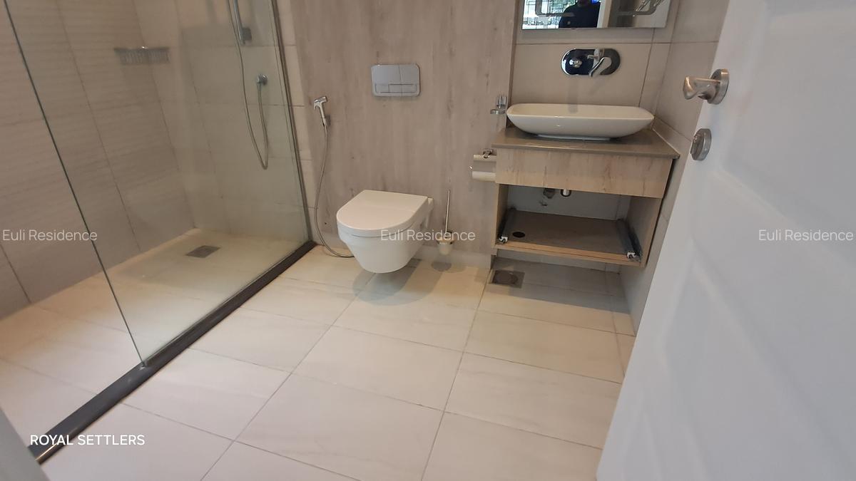 2 Bed Apartment with En Suite at Terrace Close - 7