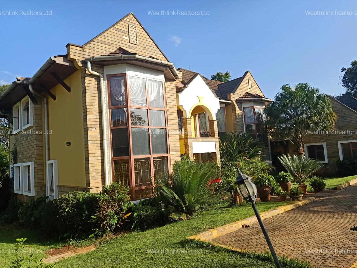 5 Bed Townhouse with En Suite at Runda - 3