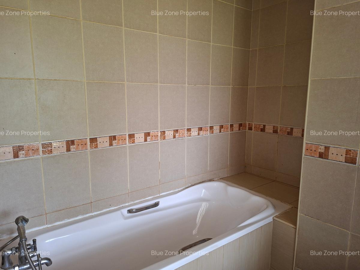 5 Bed Townhouse with En Suite at Off Runda Rd - 12