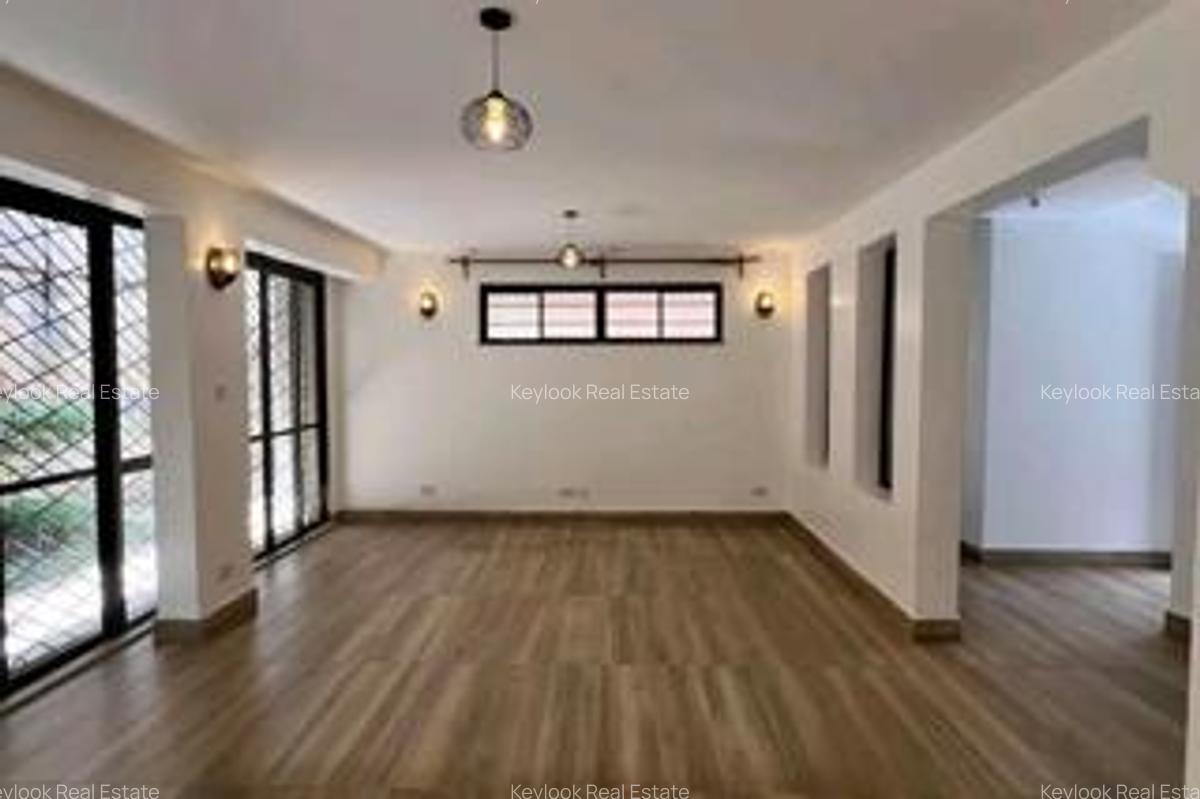 5 Bed Townhouse with En Suite at Lavington - 7