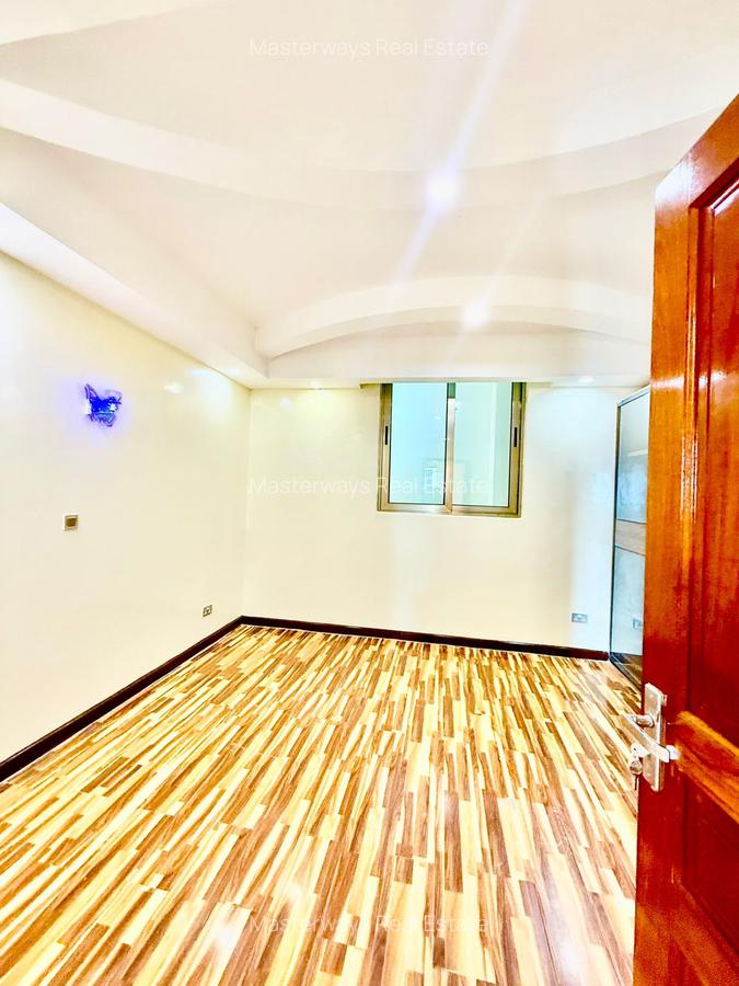 3 Bed Apartment with En Suite in Parklands - 4