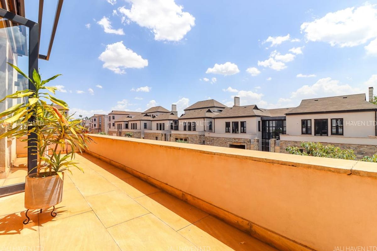 5 Bed Villa with En Suite in Runda - 19