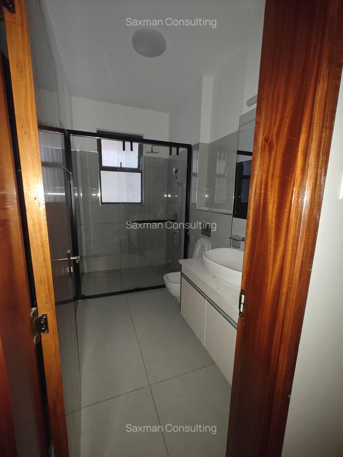 5 Bed Apartment with En Suite in General Mathenge - 7