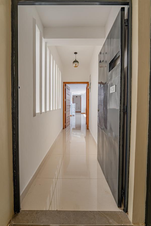 Serviced 4 Bed Apartment with En Suite at Parklands - 8