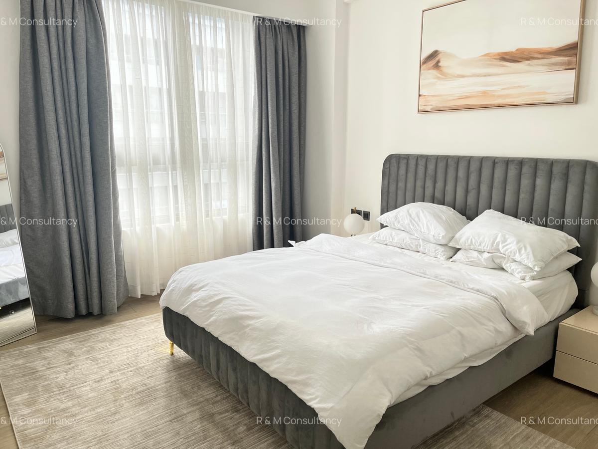 3 Bed Apartment with Swimming Pool in Riverside - 16