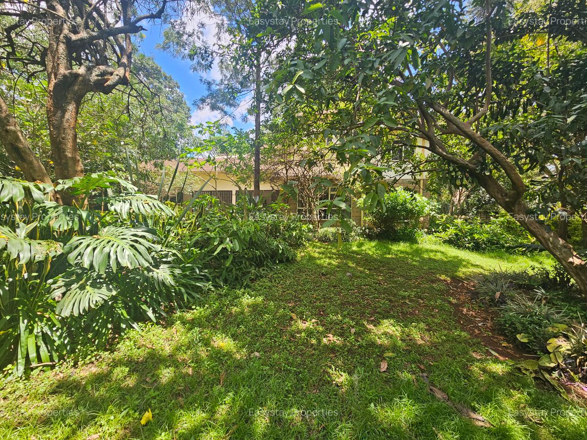 4 Bed House with En Suite in Rosslyn - 1