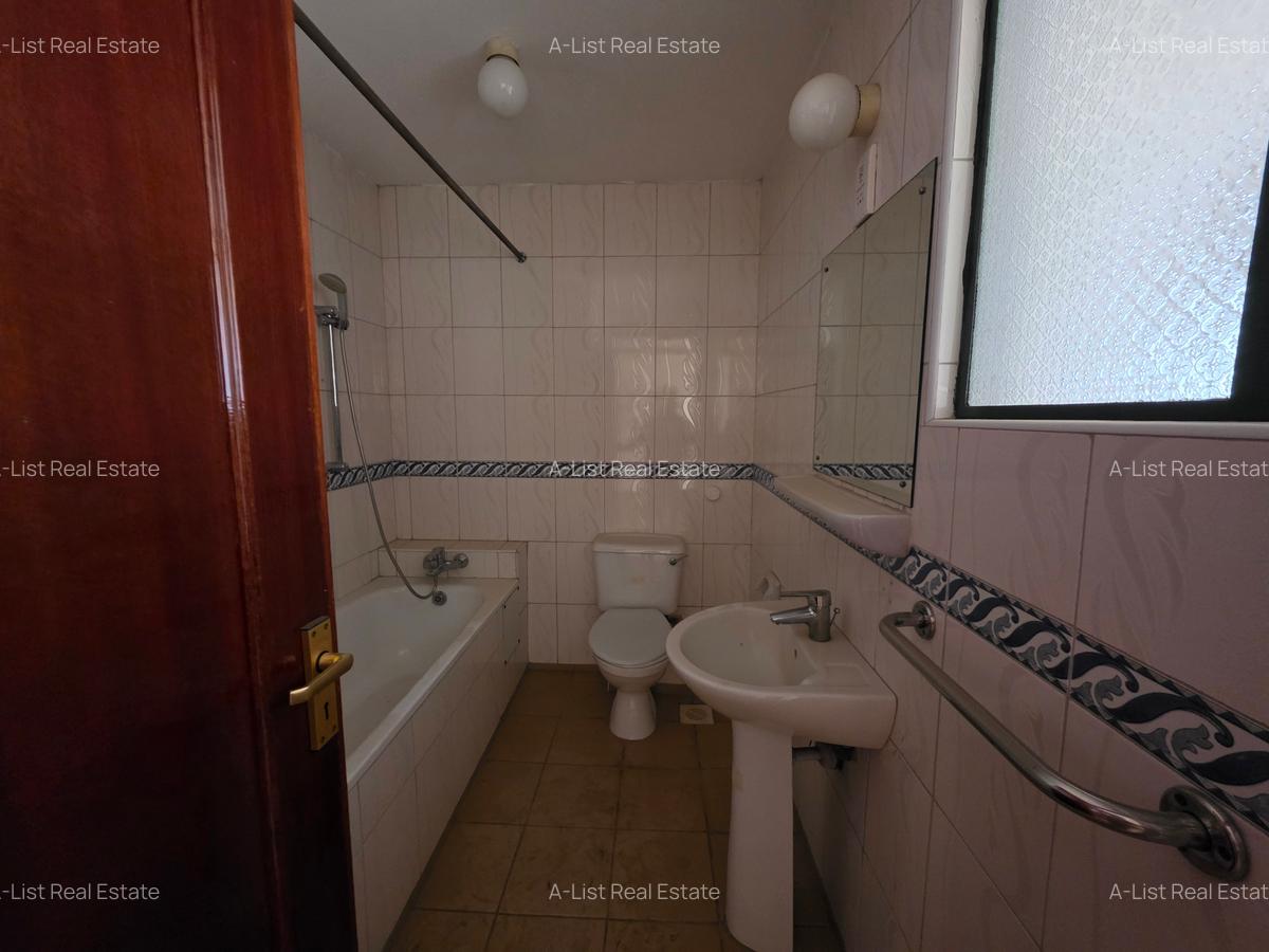 1 Bed Apartment with En Suite at Wood Avenue - 19