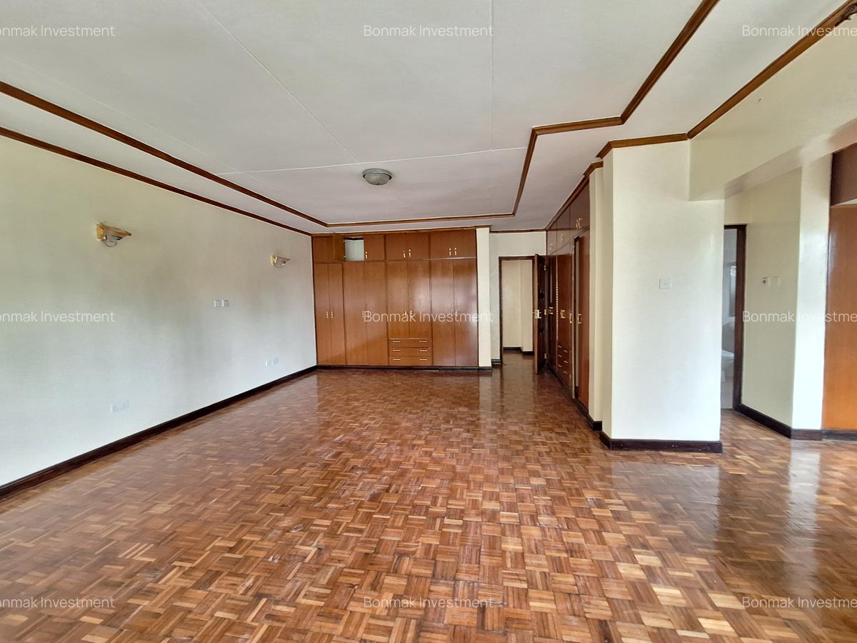 4 Bed Townhouse with En Suite at Lavington Estate - 6