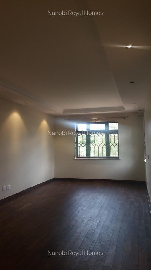 5 Bed House with En Suite at Flem Tree - 7